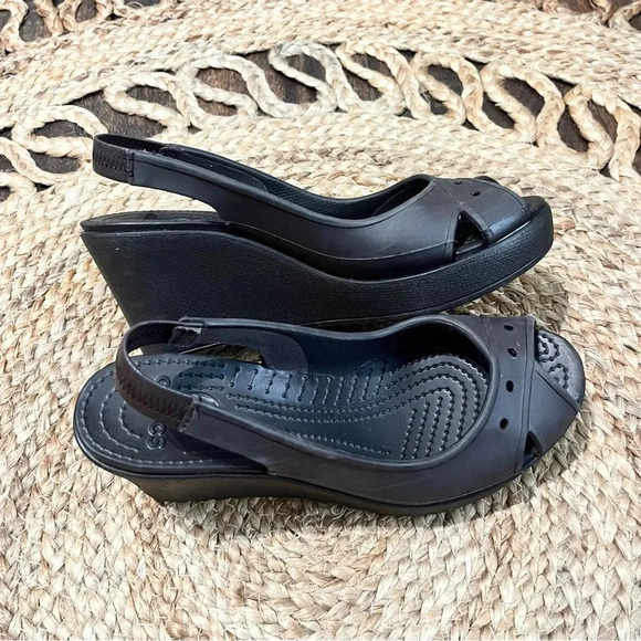 Crocs Womens 8 Farrah Slingback Wedge Heels Peep Toe Sandals Brown Croslite - Picture 3 of 6